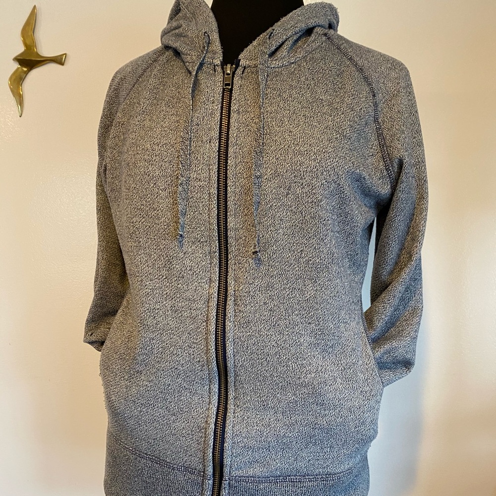 Patagonia women’s hoodie with front pockets, size M